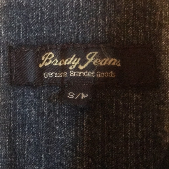 BRODY Medium Wash Denim Fitted Jean Jacket - Picture 8 of 11